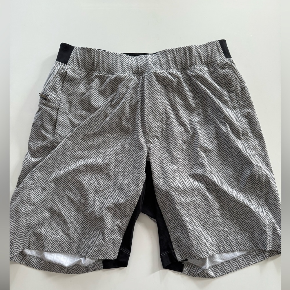 Lululemon THE short with liner 9 in inseam